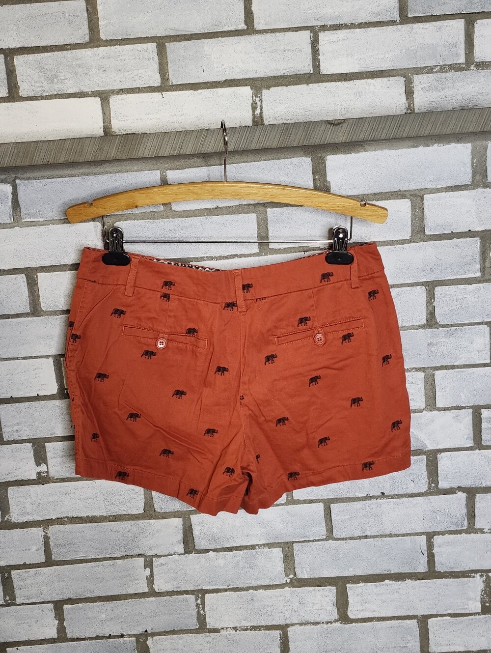 • Cambrige Women's Size 8 Orange Embroidered Elephants Flat Front Chino Shorts - Picture 2 of 9